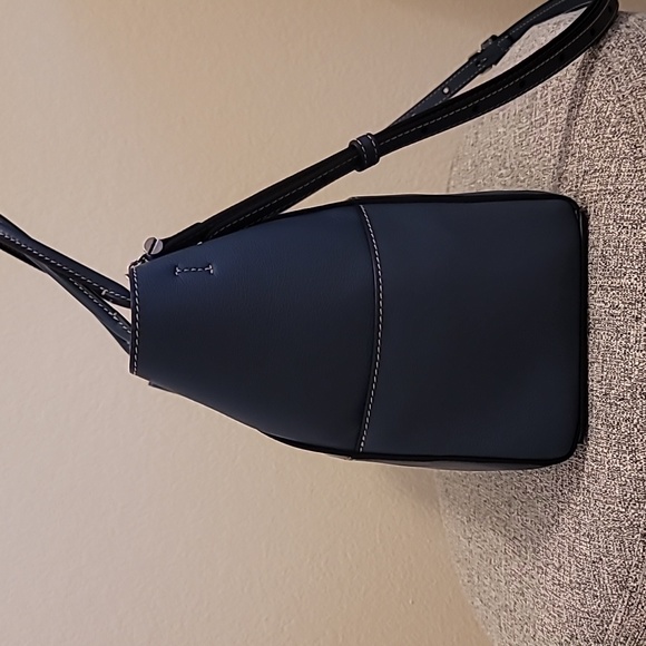 Metier Incognito Crossbody Cabas - Picture 4 of 10